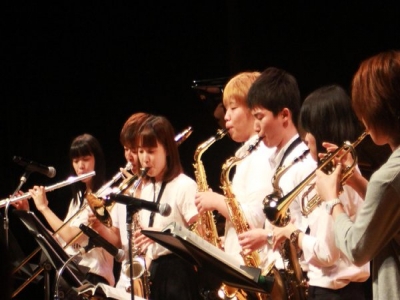 3大学ステージオンステージ