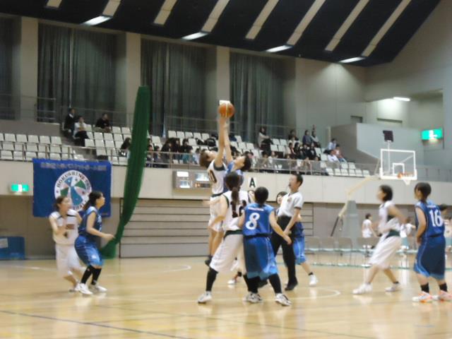 女子バスケ試合_201211
