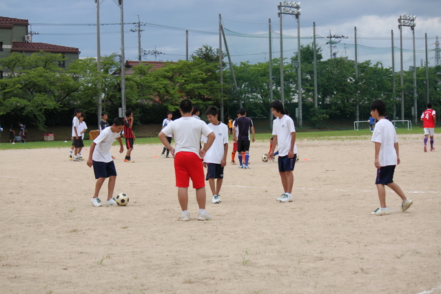 サッカー部を体験した中学生